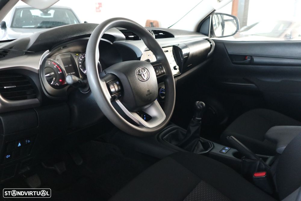 Toyota Hilux 2.4 D-4D 4WD CD CM - 9