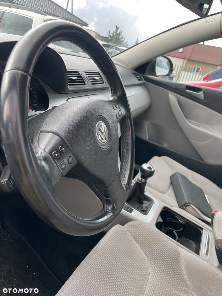 Volkswagen Passat 2.0 TDI Comfortline - 7