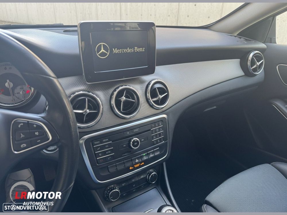Mercedes-Benz GLA 180 d - 10