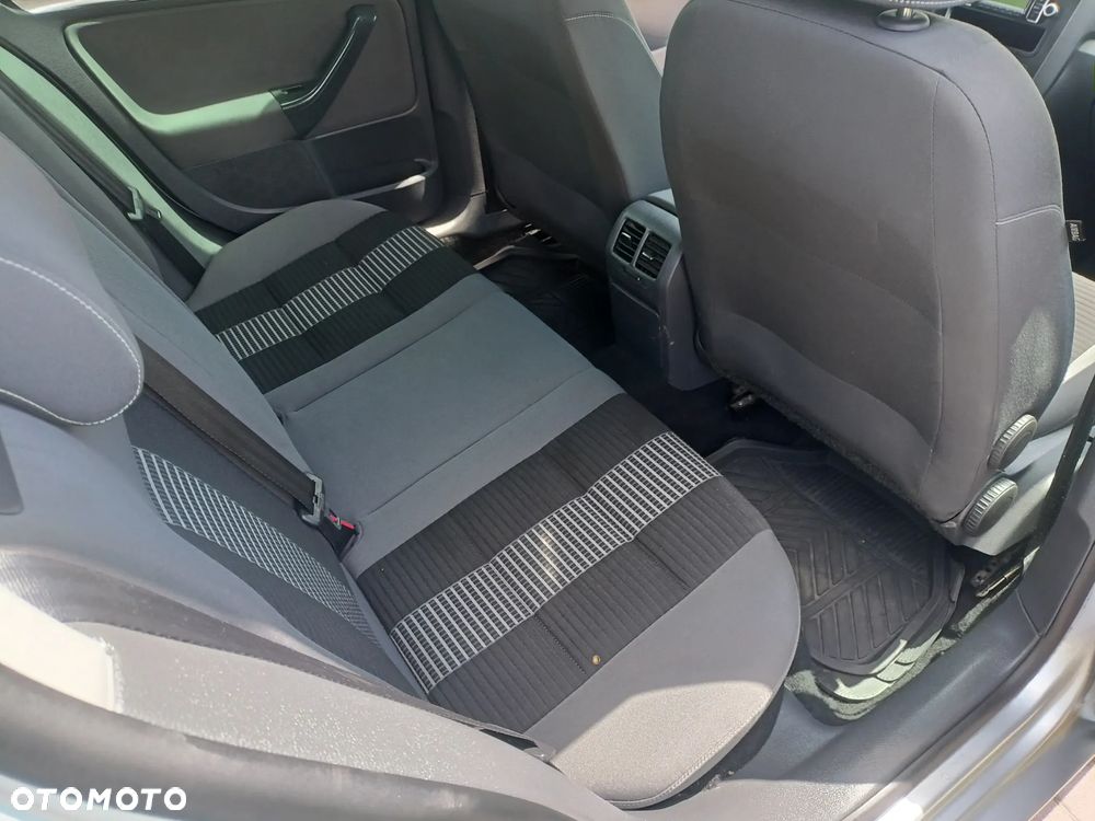 Volkswagen Golf 1.6 United - 16