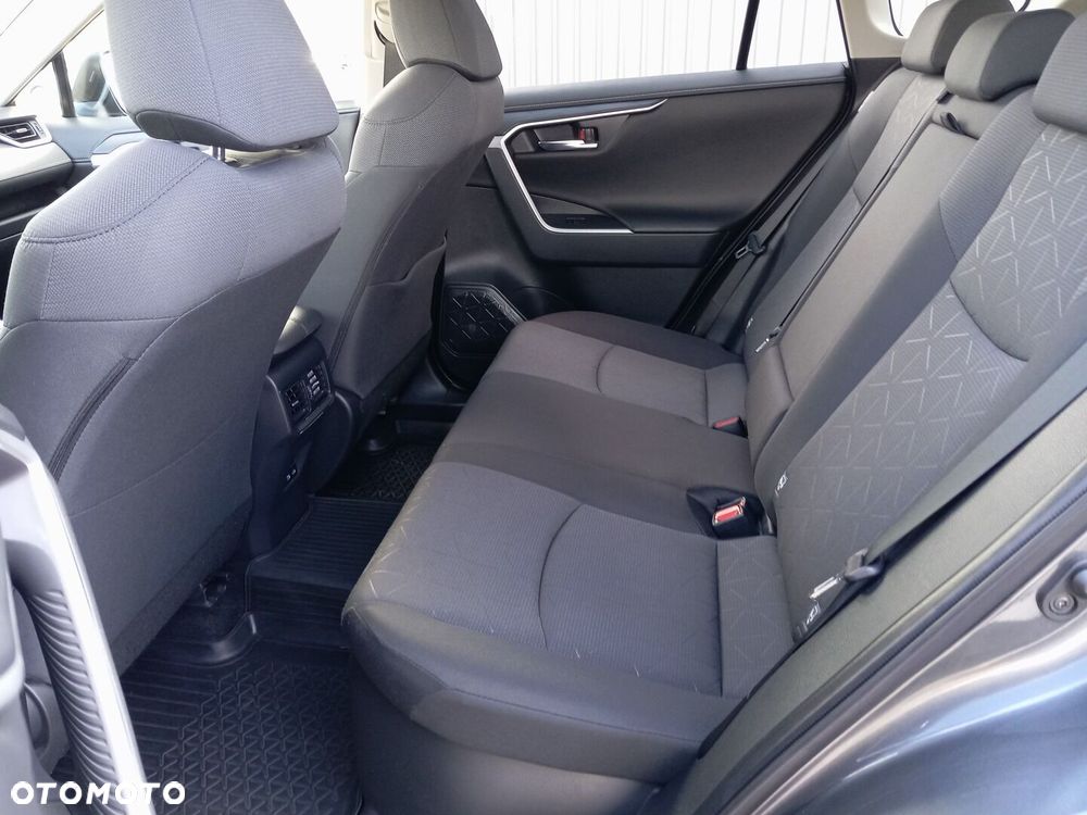Toyota RAV4 - 9