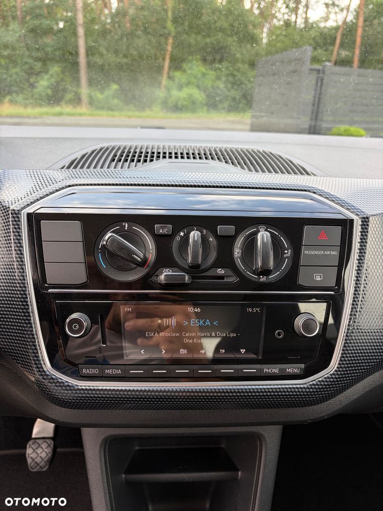 Volkswagen up! move - 14