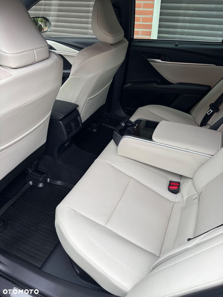 Toyota Camry - 26