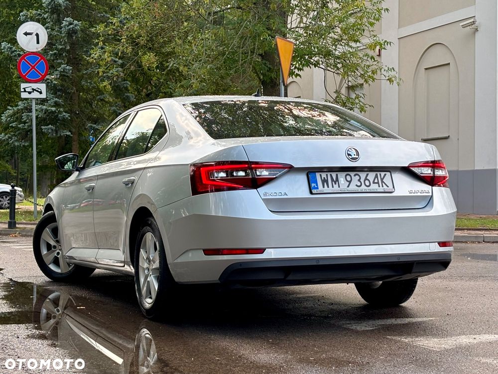 Skoda Superb 2.0 TDI Ambition DSG - 2