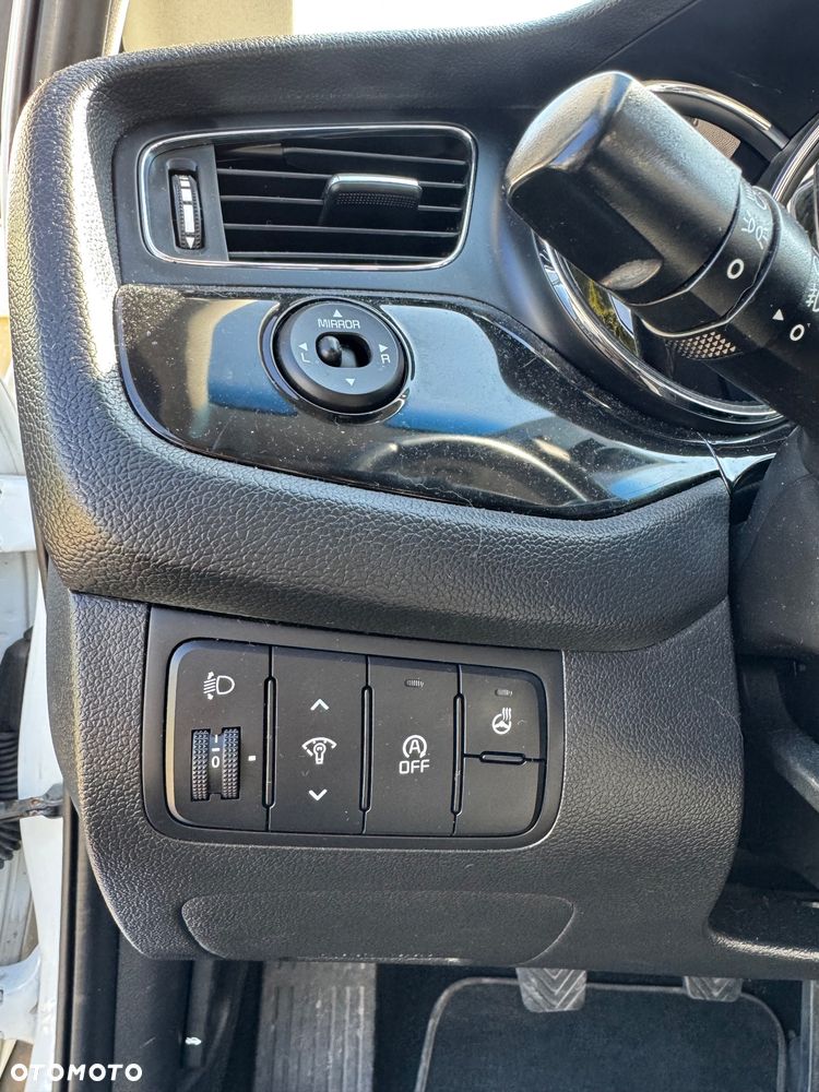 Kia Ceed 1.4 CVVT Dream Team Edition - 12