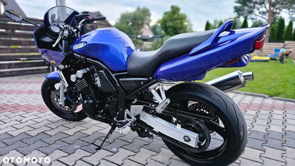 Yamaha FZS - 8