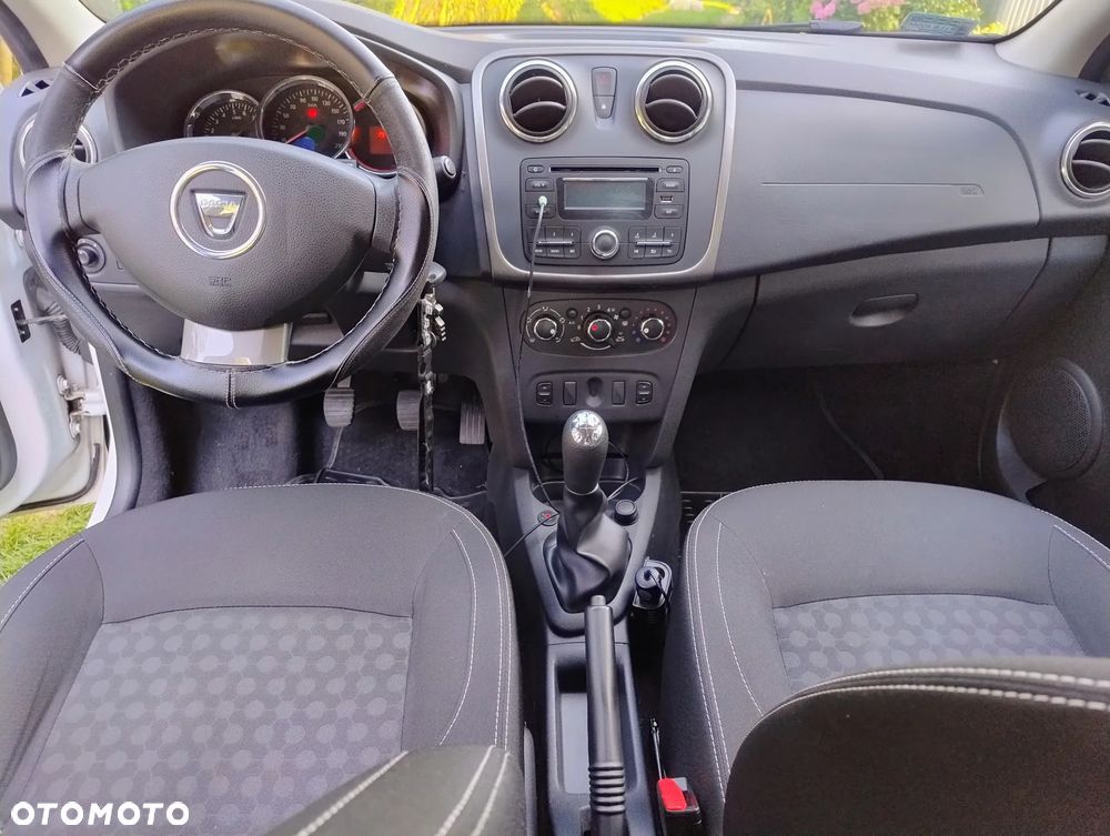 Dacia Logan 1.2 16V Laureate EU6 - 7