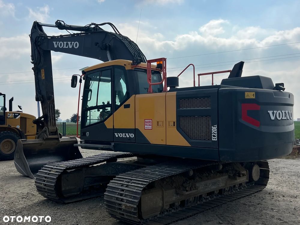 Volvo 2017 VOLVO EC 220EL - 1