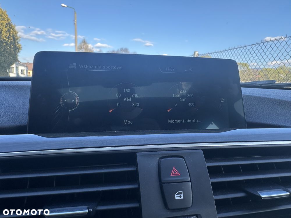 BMW Seria 3 328i Luxury Line - 33