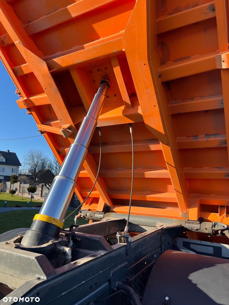 Mercedes-Benz Actros - 17