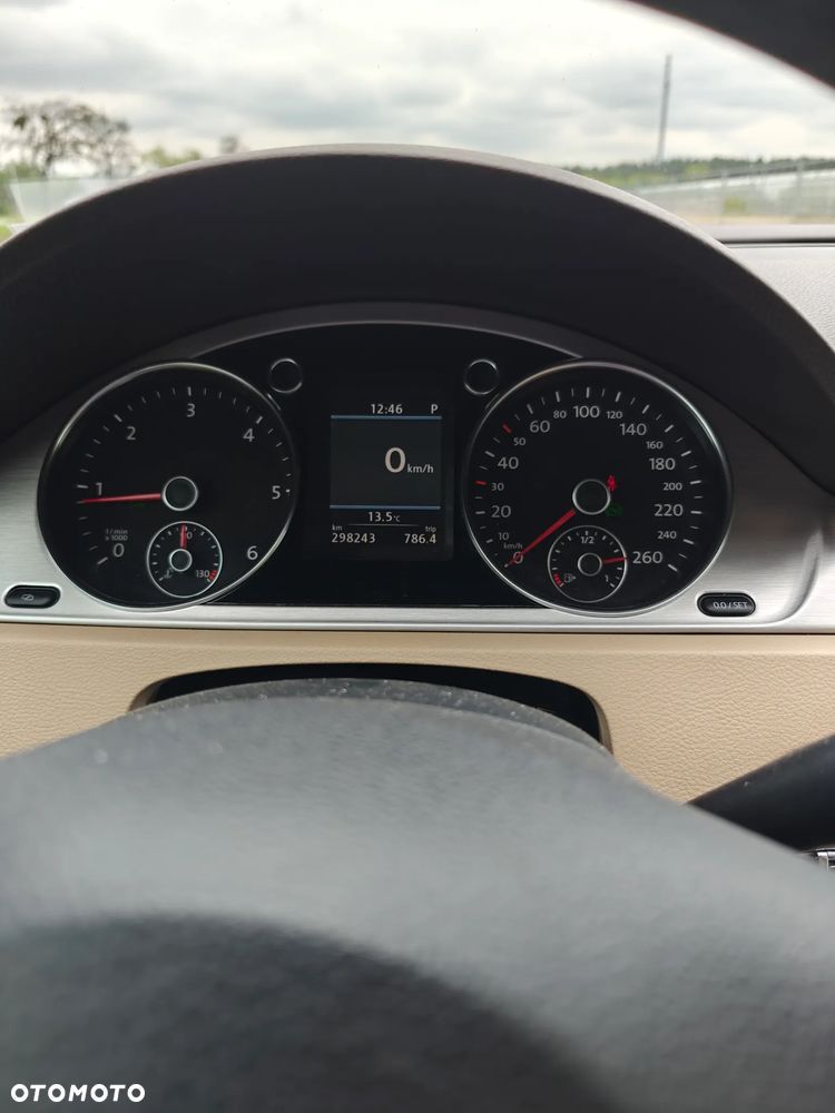 Volkswagen Passat - 6