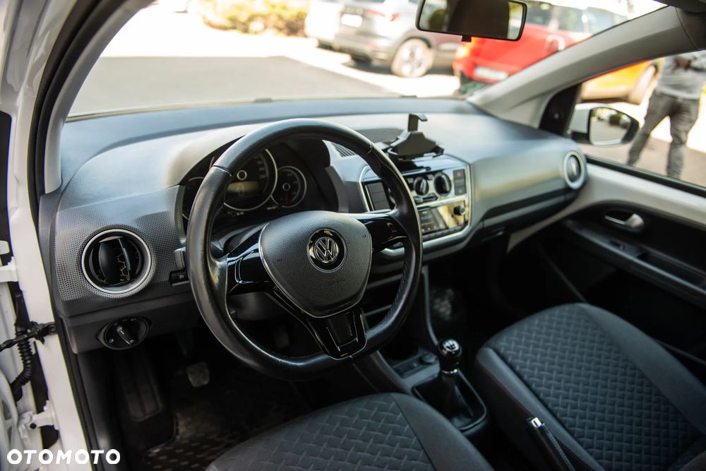Volkswagen up! 1.0 street - 17