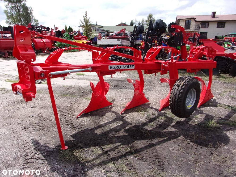 Akpil Pług obrotowy KM-180HP, KM-80R, Mix-Due, KM-80, Euro-Masz PO-4, POM4,  Bomet U-064/1, Pług jednobelkowy Akpil Mix-40, Wirax U018, Euro-Masz PJ4, PJR-4, PJM-4, Pług zagonowy - ramowy Akpil CZH350, CZH400, Euro-Masz Atlas PZ-3, PZ4 - 35