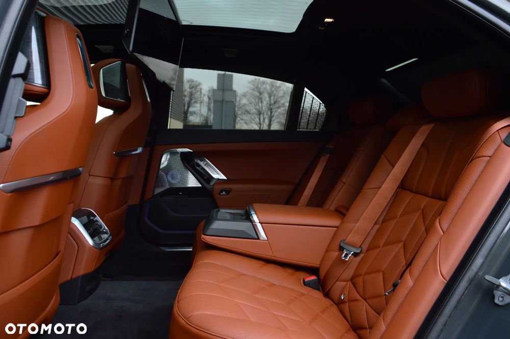 BMW Seria 7 740d xDrive mHEV Individual Edition sport - 18