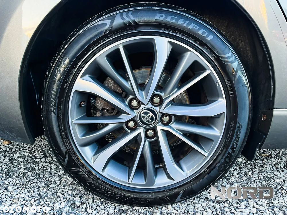 Toyota Avensis 1.8 Premium MS - 11