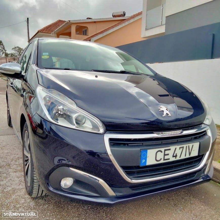 Peugeot 208 - 1
