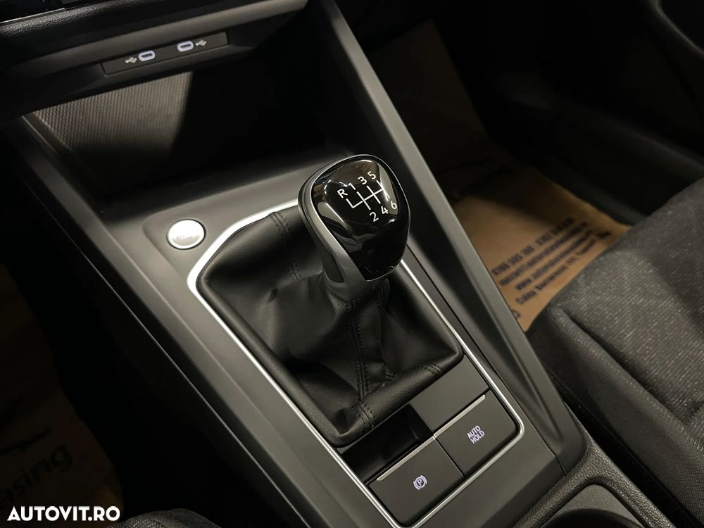 Volkswagen Golf - 24