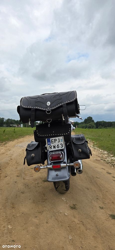 Suzuki Intruder - 4