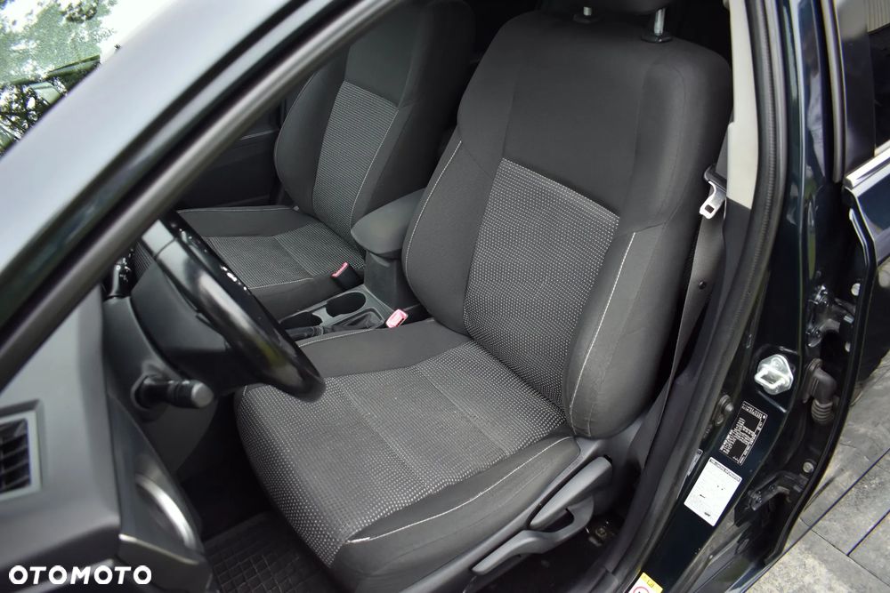 Toyota Auris 2.0 D-4D START Edition - 25