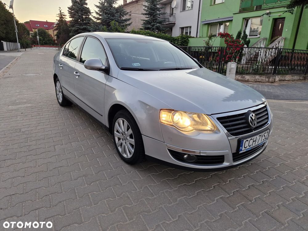 Volkswagen Passat 2.0 TDI Comfortline - 14