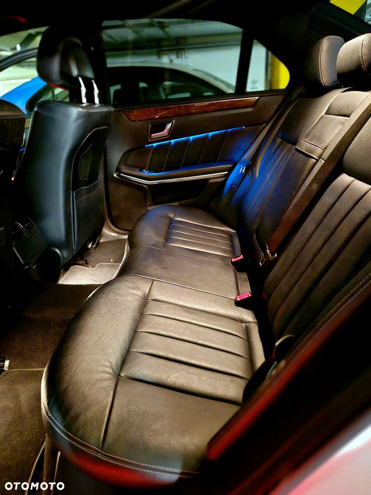 Mercedes-Benz Klasa E 400 4-Matic Avantgarde - 25