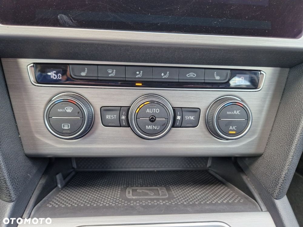 Volkswagen Passat Variant 2.0 TDI SCR DSG - 15