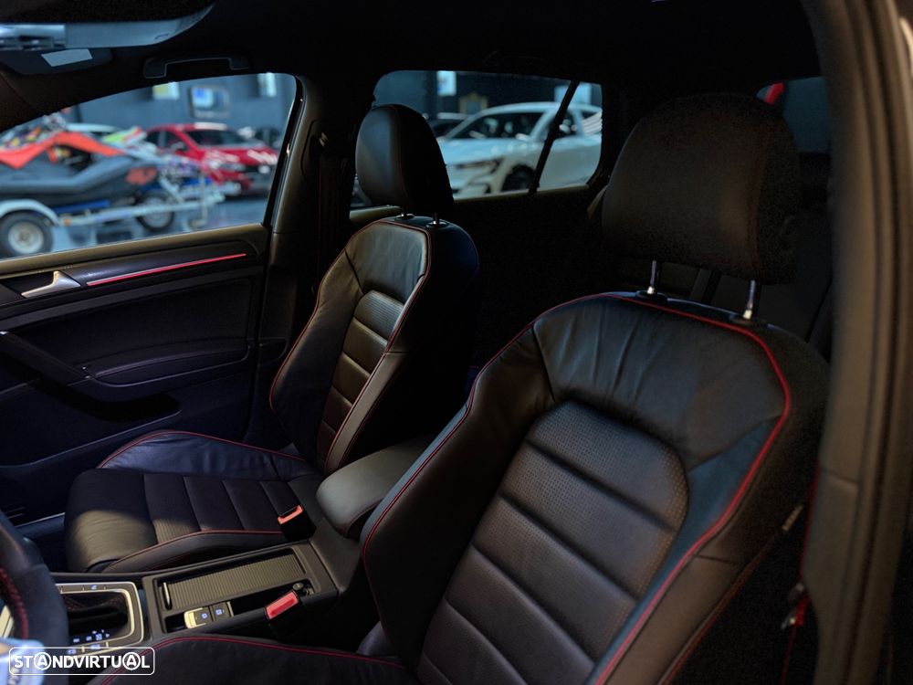 VW Golf GTI TCR 2.0 TSI OPF DSG - 18
