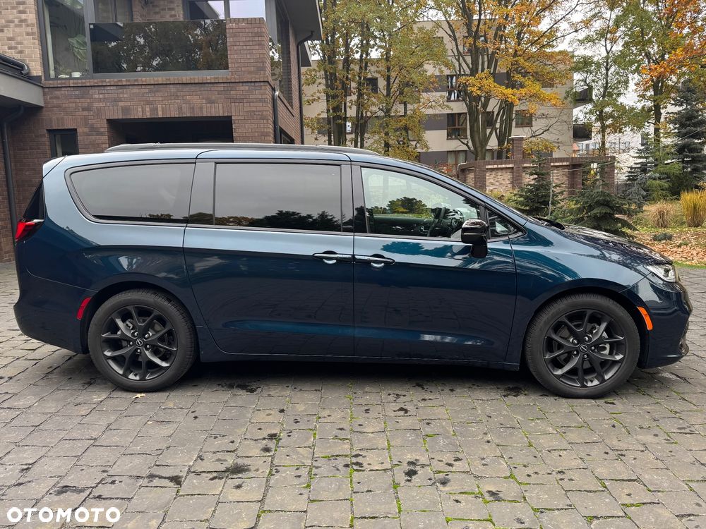 Chrysler Pacifica - 8