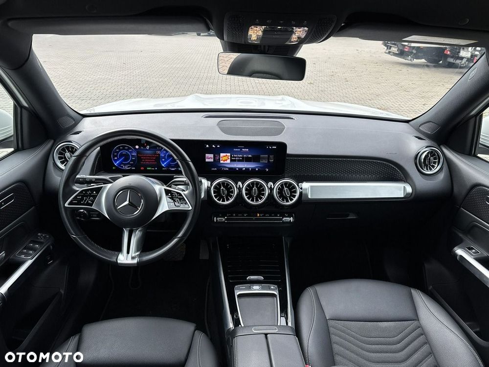 Mercedes-Benz EQB - 13
