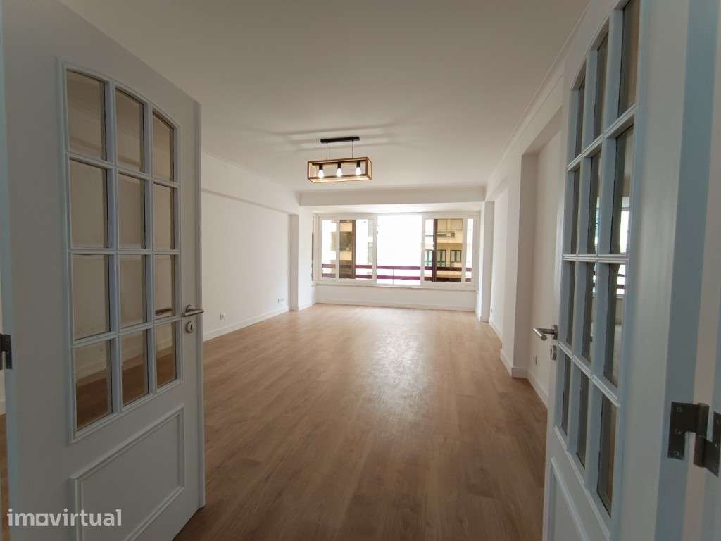 Apartamento T3 Totalmente Renovado em S. Domingos de Benfica - Grande imagem: 5/44