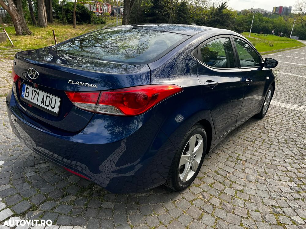 Hyundai Elantra 1.6 MPi Highway - 10