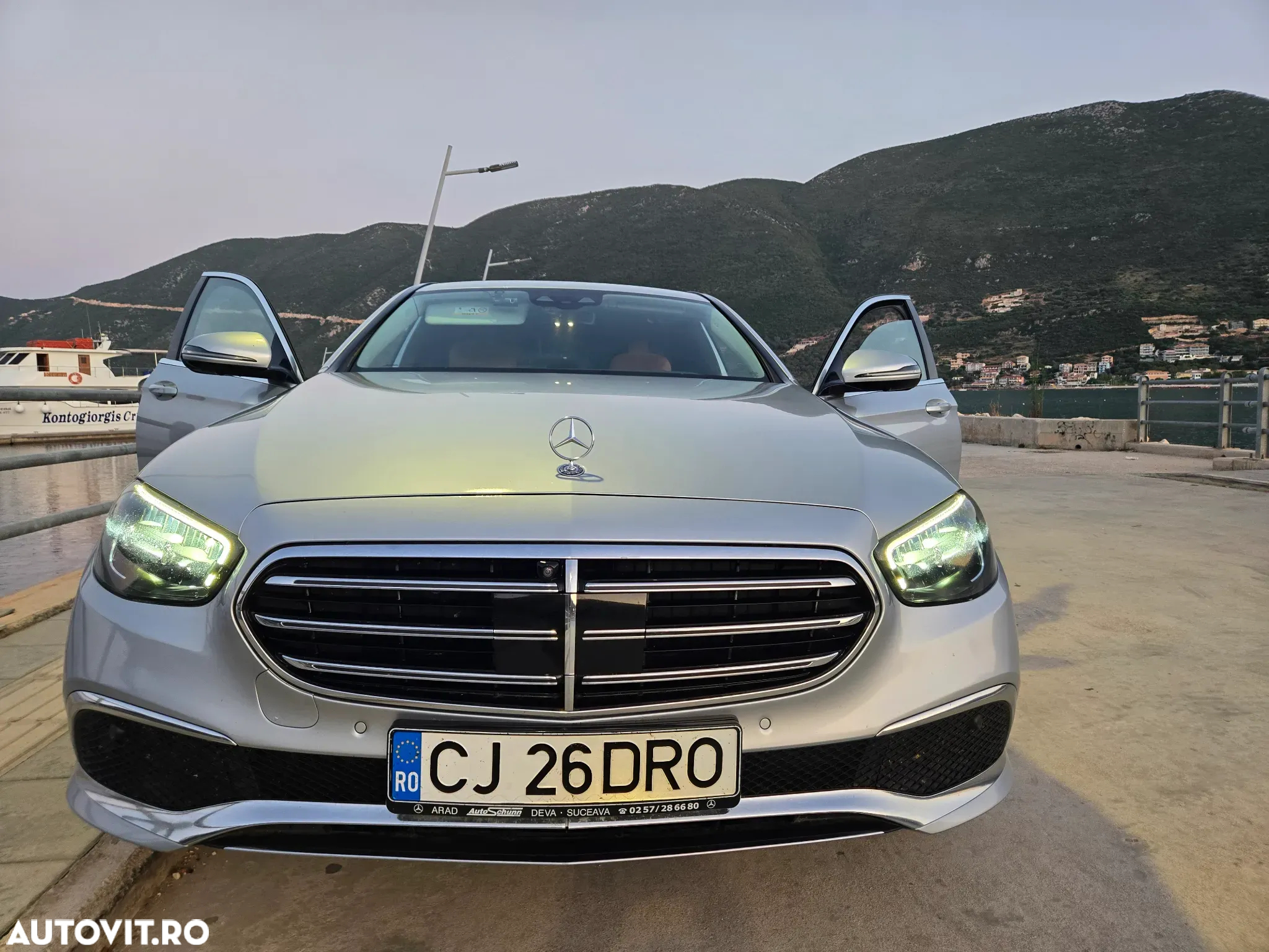 Mercedes-Benz E 220 d 4Matic T 9G-TRONIC - 25