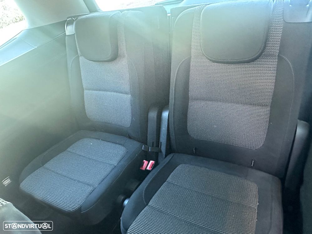 VW Sharan 2.0 TDI Confortline - 11