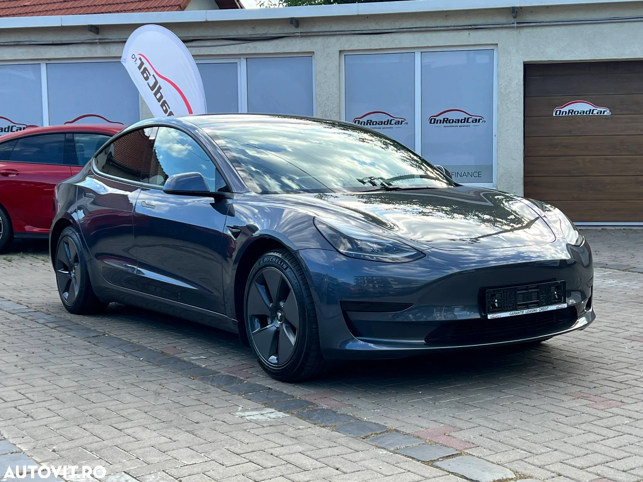 Tesla Model 3 Standard Reichweite Plus Hinterradantrieb - 3