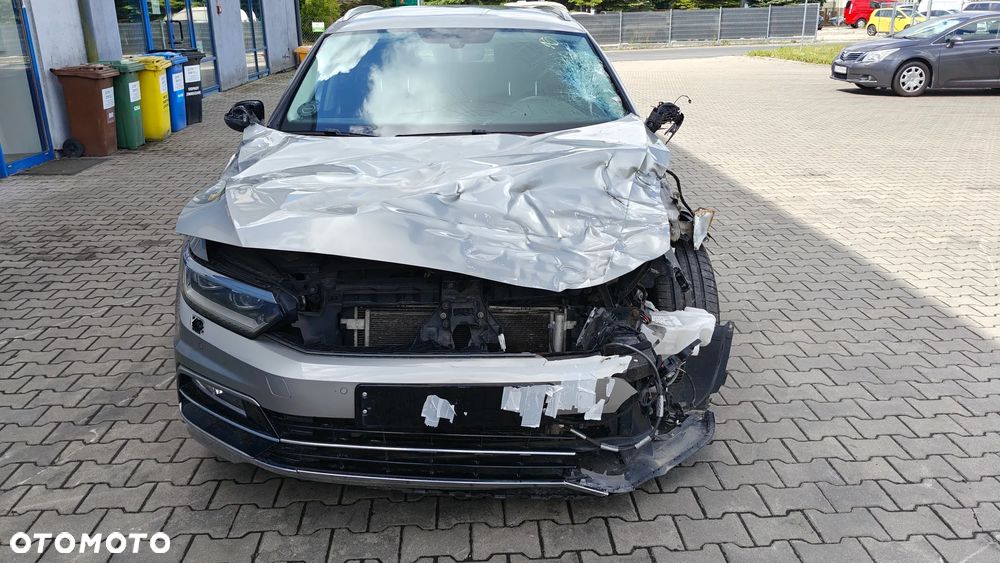 Volkswagen Passat 2.0 TDI SCR DSG - 11