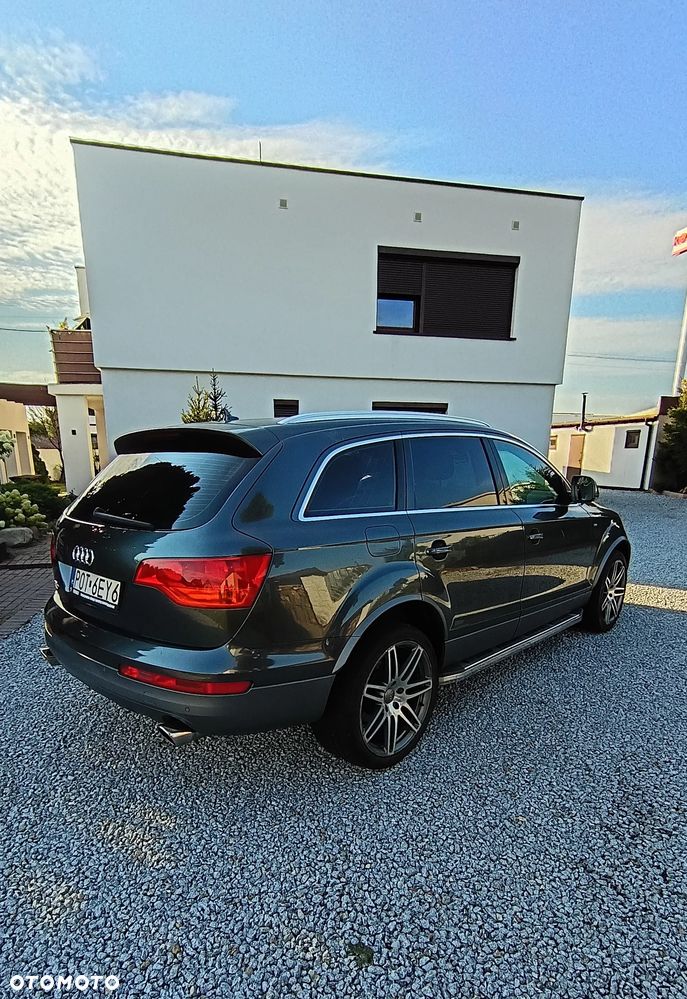 Audi Q7 - 1