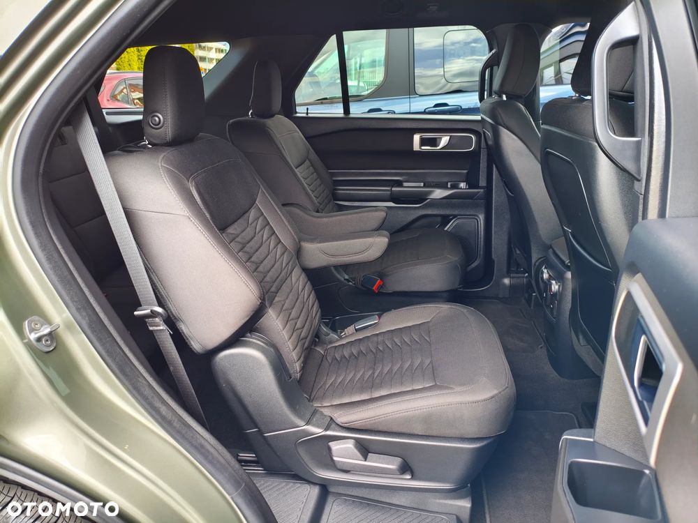 Ford Explorer - 16