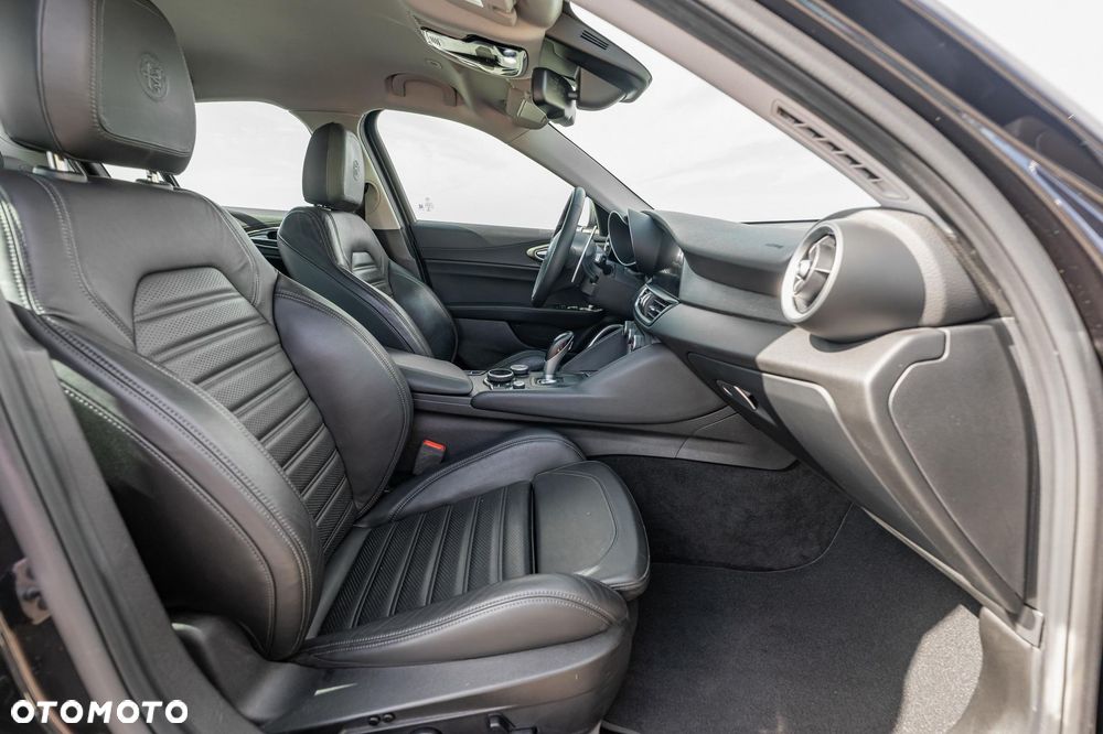 Alfa Romeo Giulia 2.0 Turbo Veloce TI Q4 - 19