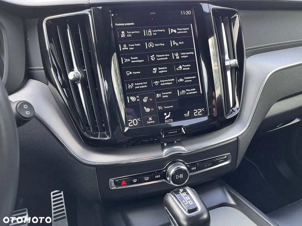 Volvo XC 60 T4 R-Design - 30