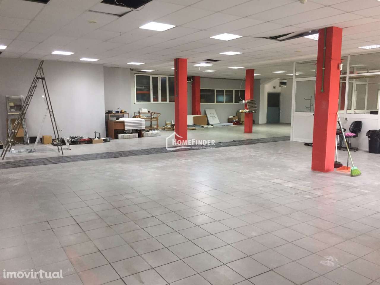 Armazém para Venda em Famalicão - Localização Privilegiada e Acess - Grande imagem: 2/13