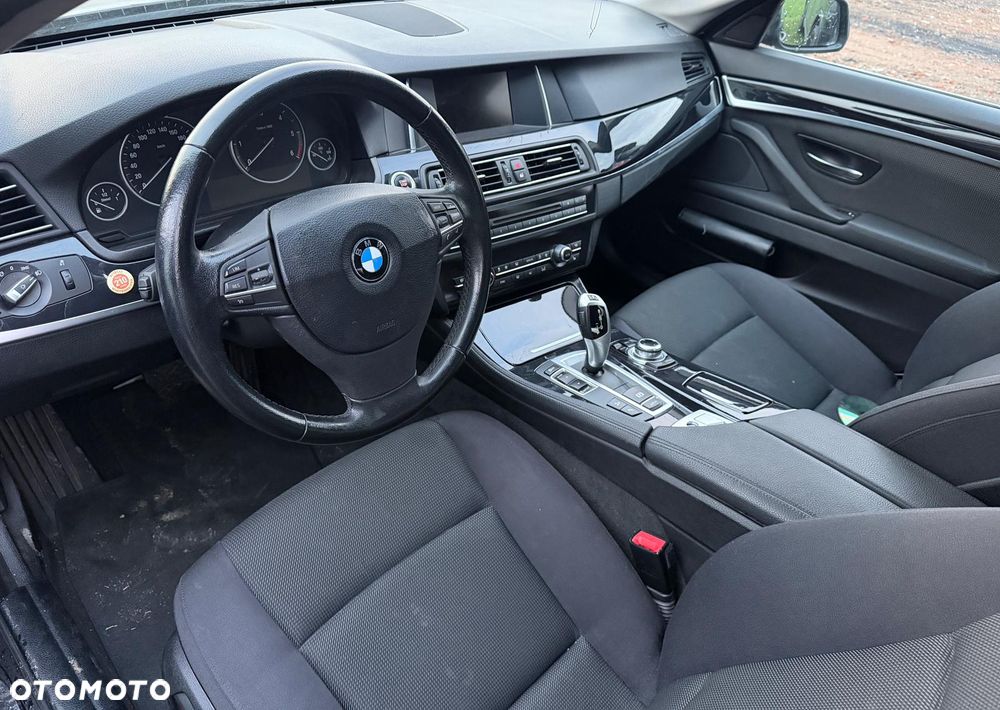 BMW Seria 5 520d xDrive - 8