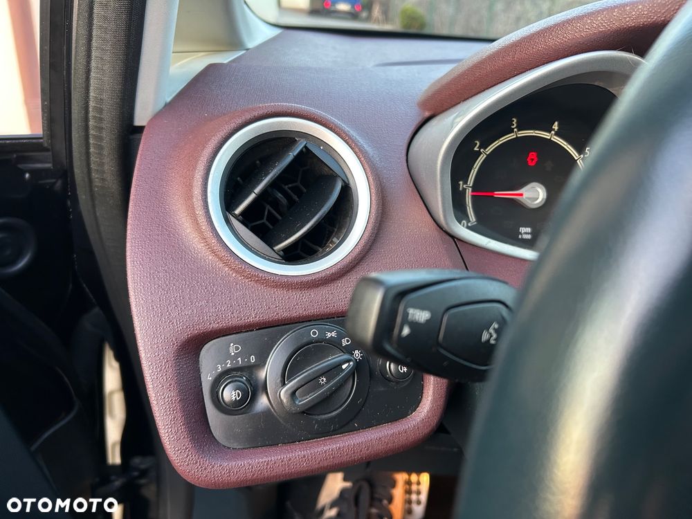 Ford Fiesta 1.4 Titanium EU5 - 21