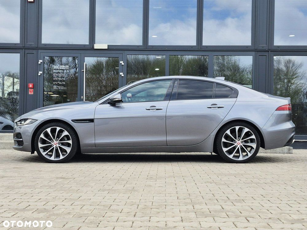 Jaguar XE 2.0 D200 mHEV AWD SE - 7