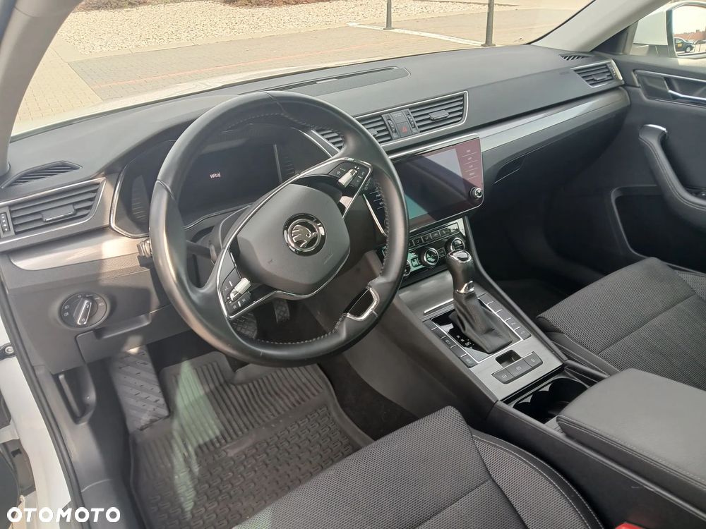 Skoda Superb 2022 photo 5
