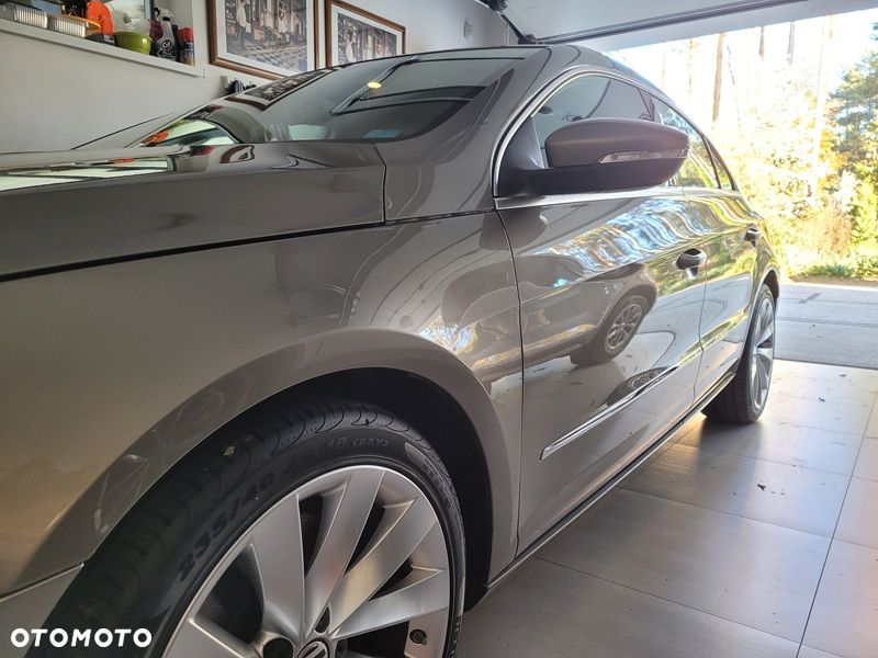 Volkswagen Passat - 4