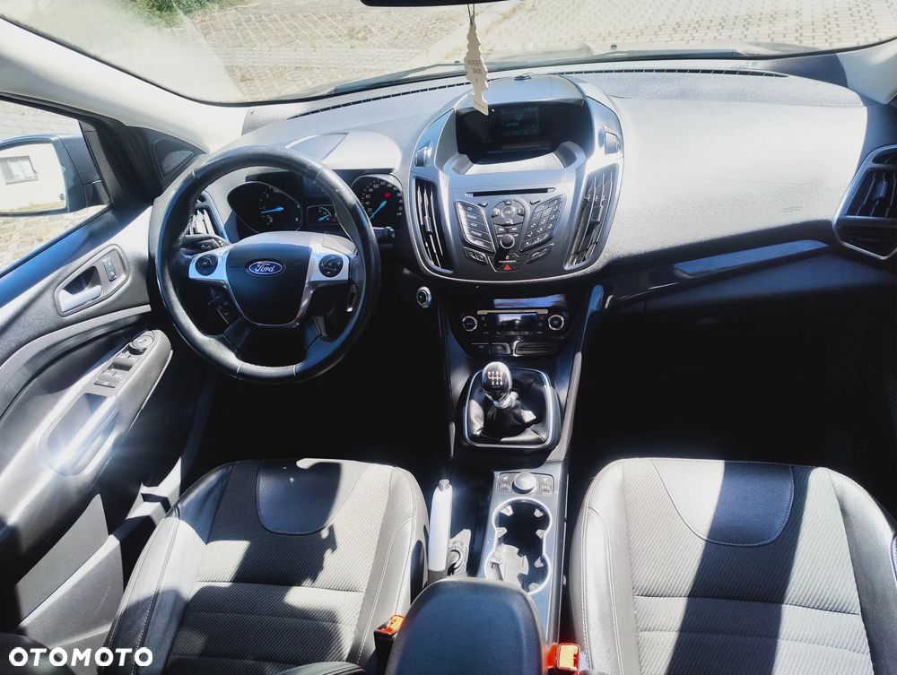 Ford Kuga 2.0 TDCi 2x4 Titanium - 17