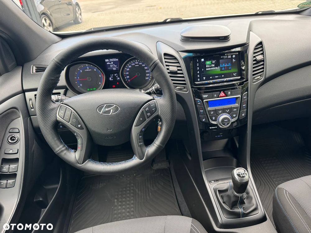 Hyundai i30 blue 1.6 CRDi Passion - 23