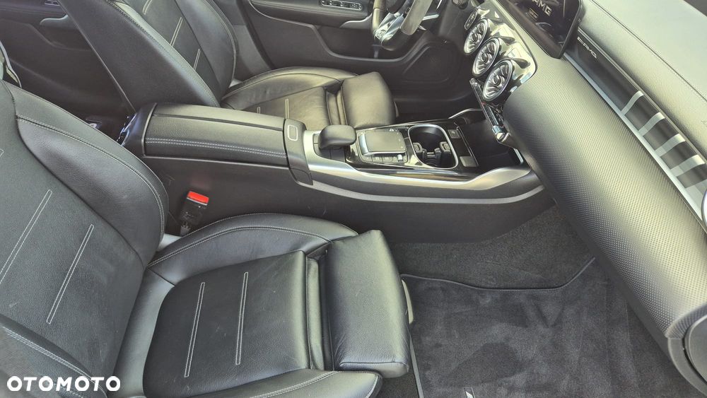 Mercedes-Benz CLA AMG 35 4-Matic 7G-DCT - 17