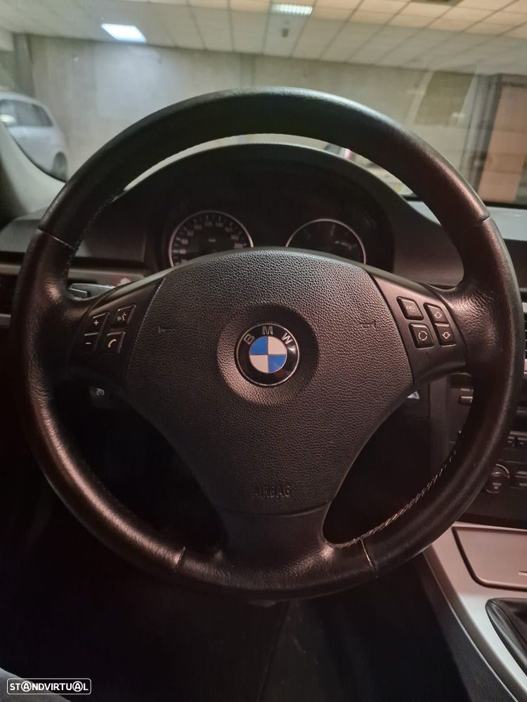 BMW 320 d - 8