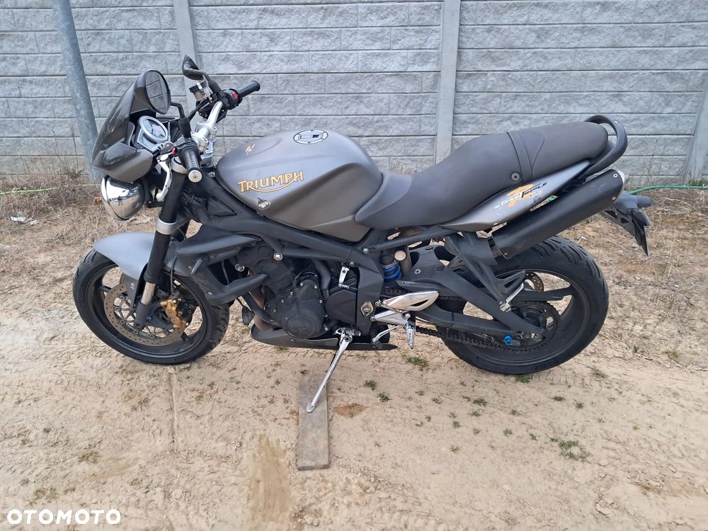 Triumph Street Triple - 1